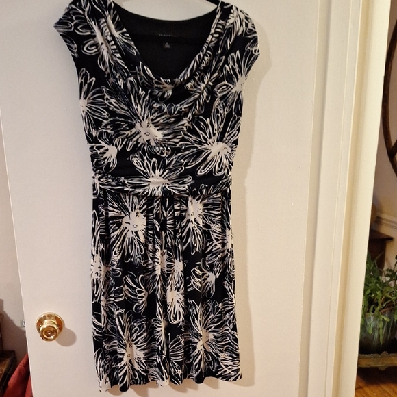 Perceptions Dresses & Skirts - Perceptions Black and White Floral Midi Dress
